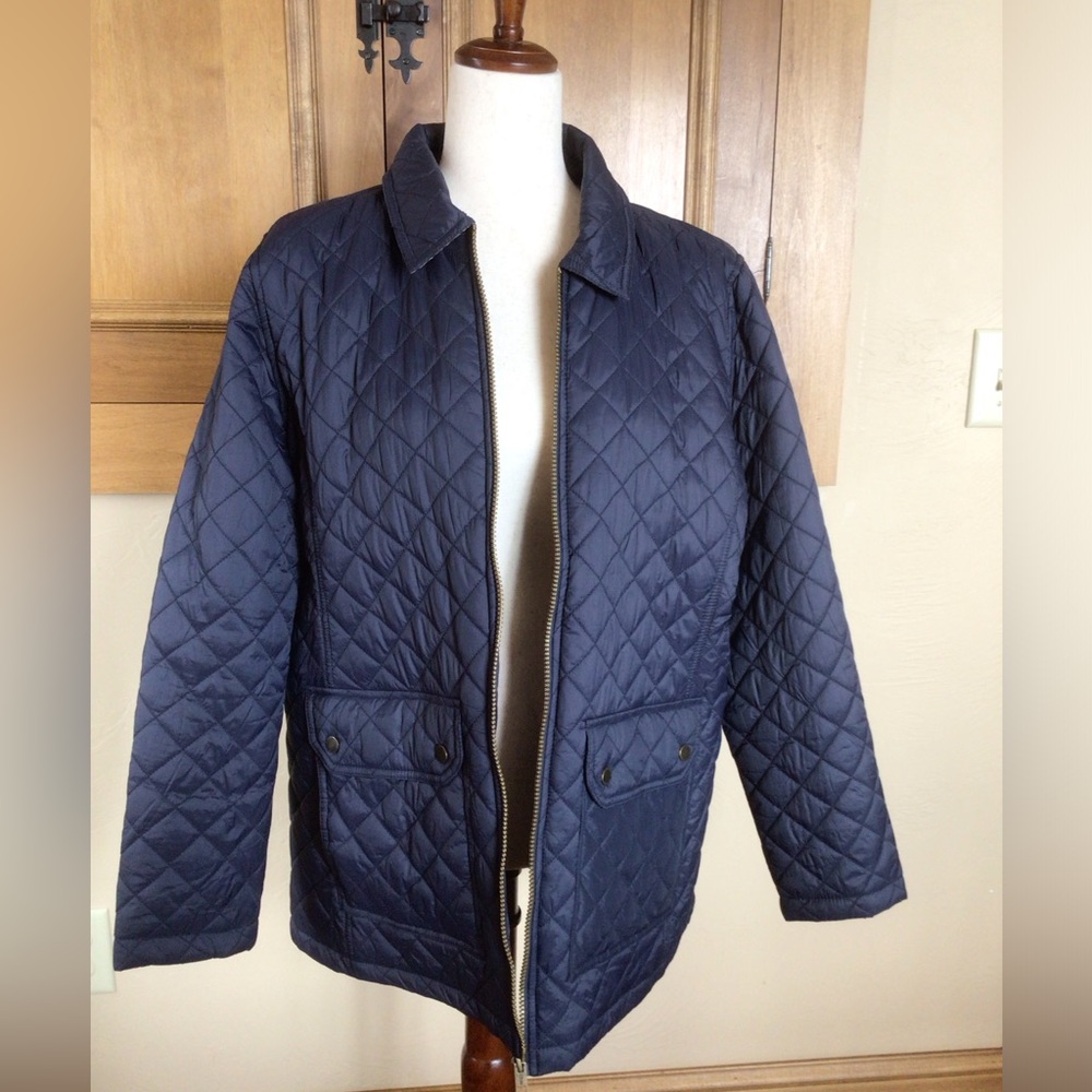 Original weatherproof Vintage quilted women’s Navy front zip jacket.